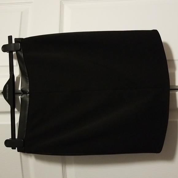 Black faux leather pencil skirt - Picture 2 of 4